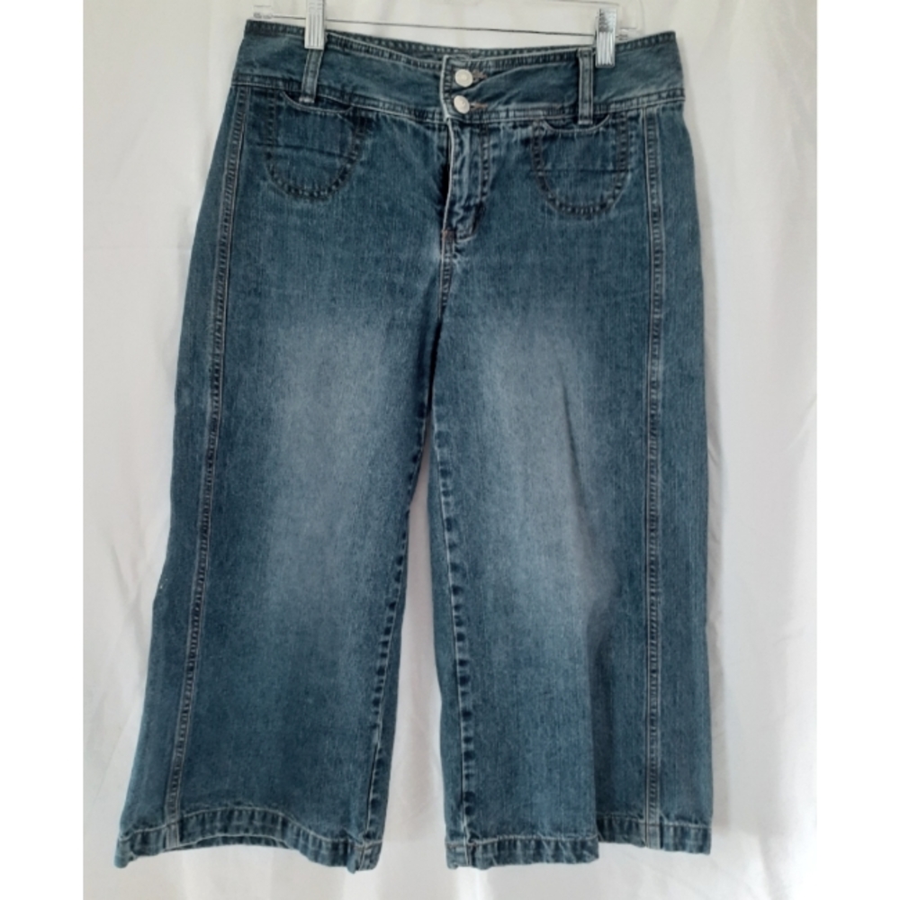 Wide leg cropped jeans